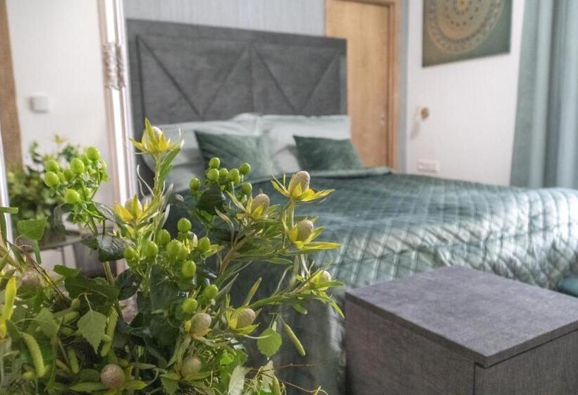 غرفة إقتصادية, Casa Perla
