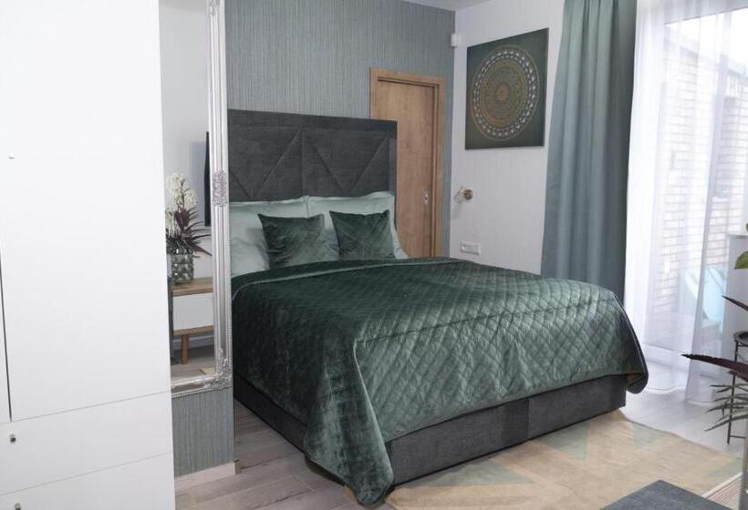غرفة إقتصادية, Casa Perla