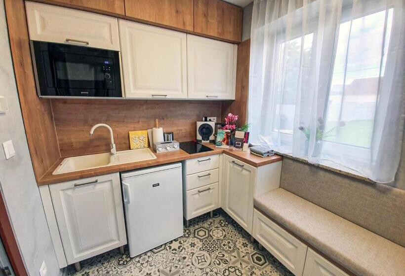 غرفة قياسية, Casa Perla