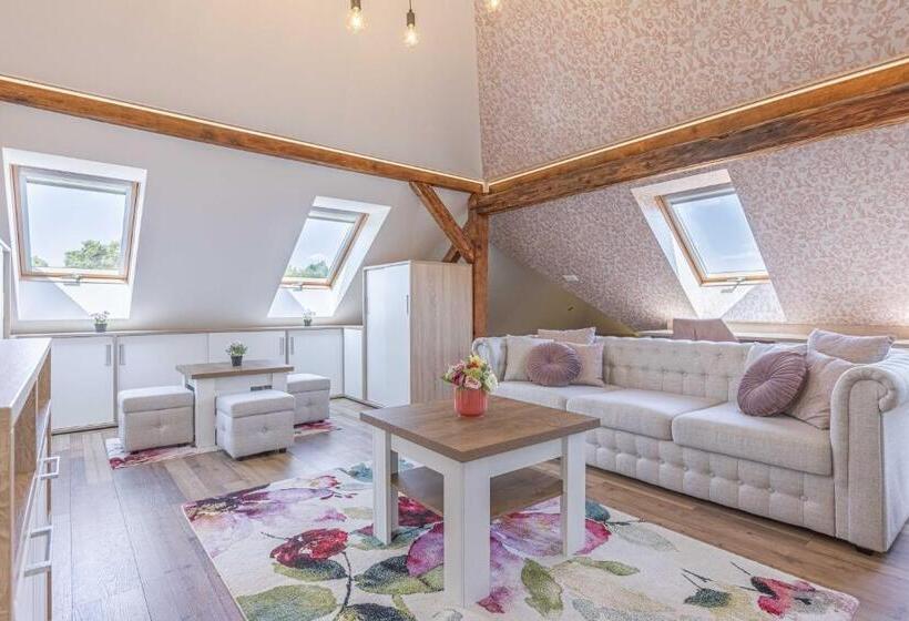 غرفة عائلية, Casa Perla
