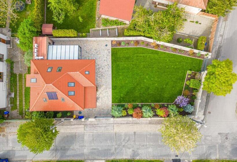 غرفة إقتصادية, Casa Perla