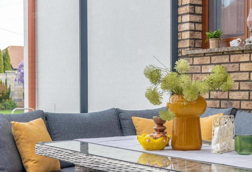 غرفة عائلية, Casa Perla