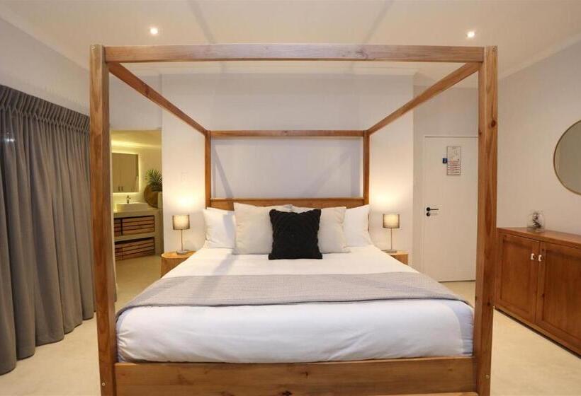 Deluxe Suite King Bed, The Lookout Guest House