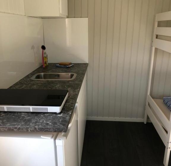 침실 1개 주택, Sangis Motell Och Camping