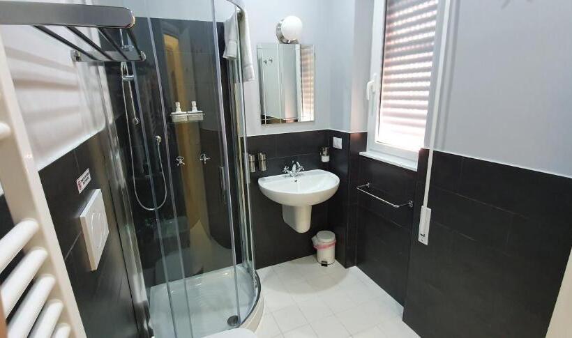 اتاق استاندارد, Little Rose Guest House