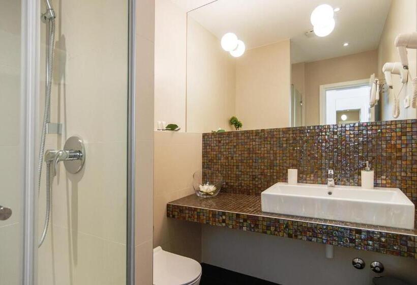 غرفة قياسية ثلاثية, Prima Luxury Rooms