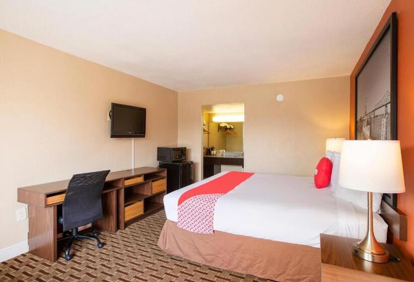 스탠다드 룸 킹사이즈 침대, OYO Hotel Port Allen LA I-10 West