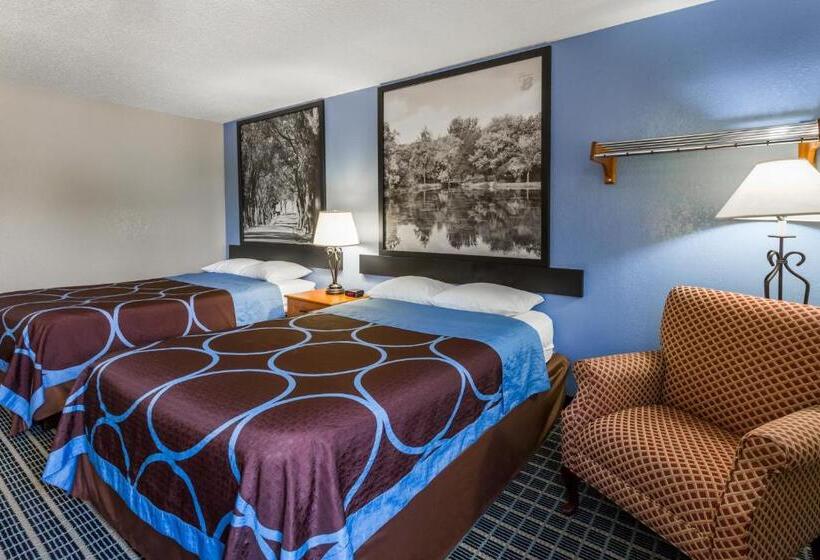 Номер Стандарт 2 Двуспальные Кровати, Super 8 By Wyndham Iowa City/coralville