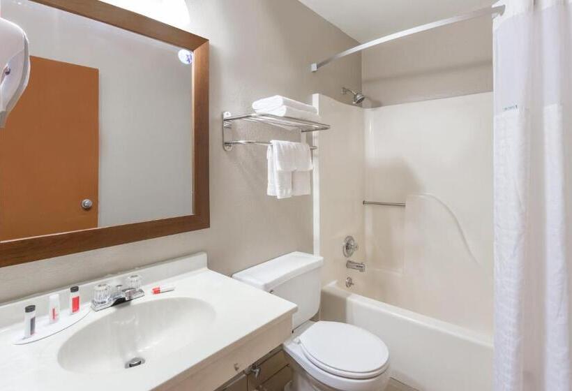 Стандартный Номер Кровать Кинг, Super 8 By Wyndham Iowa City/coralville