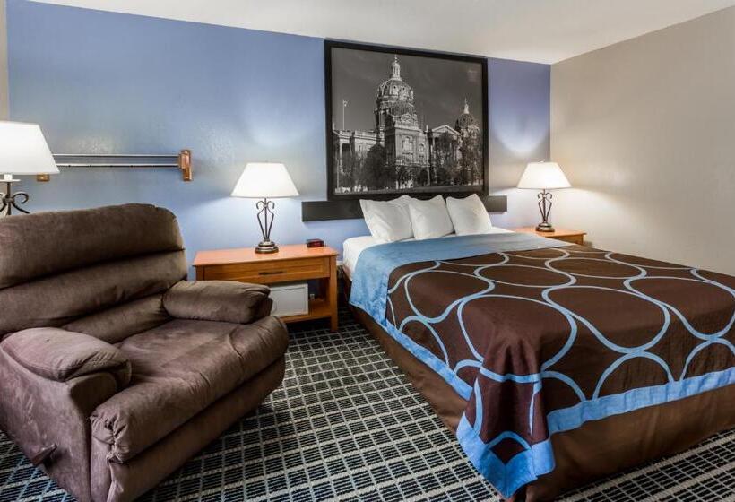 Quarto Estandar para Deficientes Físicos, Super 8 By Wyndham Iowa City/coralville