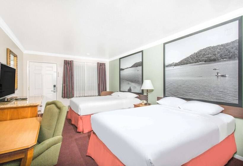 스탠다드 룸 더블 침대 2개, Upper Lake Inn & Suites