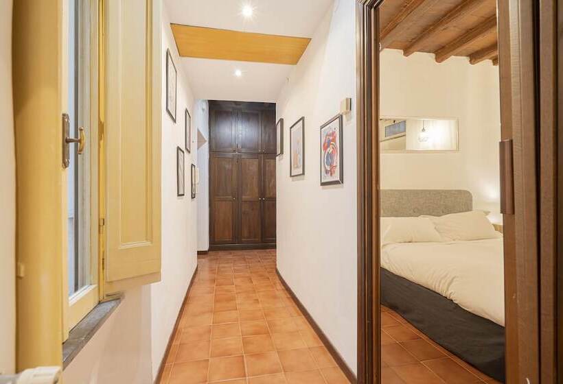 Appartement met 1 Slaapkamer, Campo De' Fiori 34