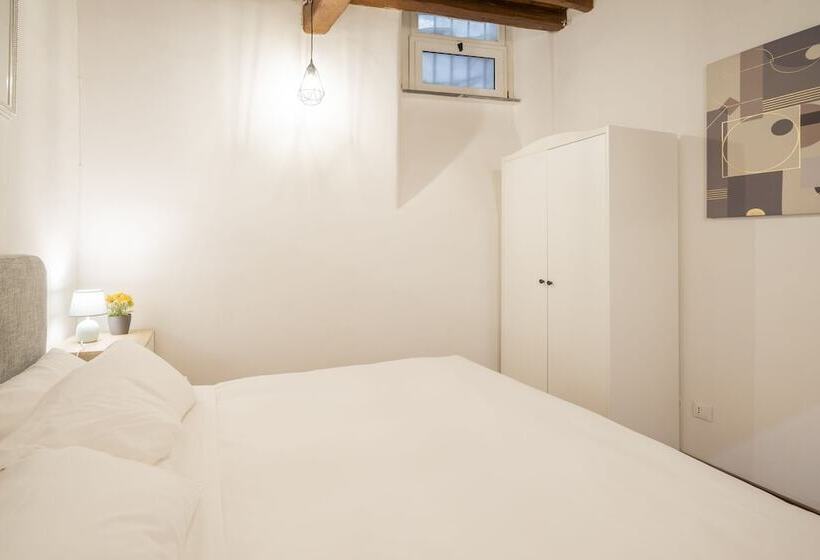 Appartement met 1 Slaapkamer, Campo De' Fiori 34