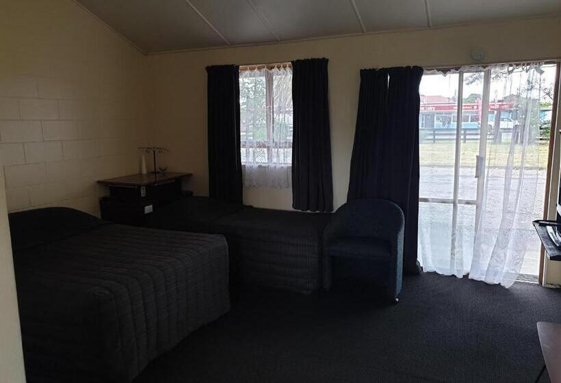 Семейное Студио, Castletown Motel