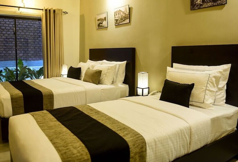 Deluxe Kolmen Hengen Huone, Pine Hill Residence