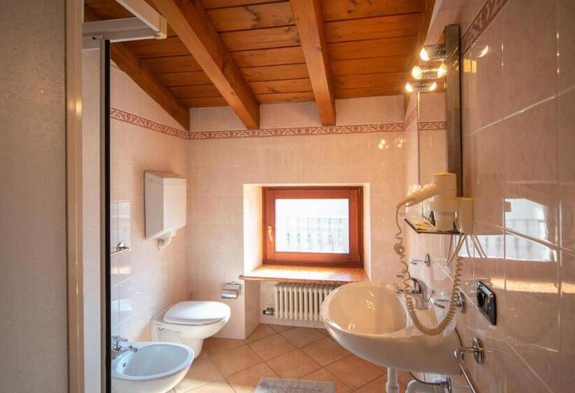 Четырехместный Номер Стандарт, Albergo Al Platano