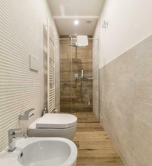 Deluxe Room, Via Milano 52