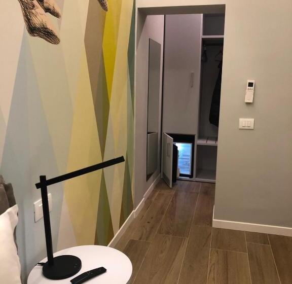 Standard Room, Via Milano 52