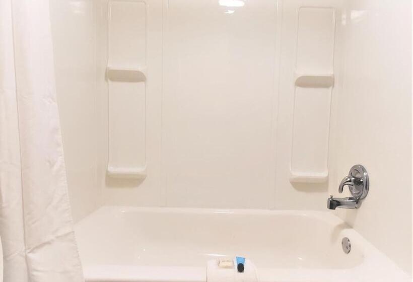 Номер Superior Кровать Кинг, Economy 7 Inn  Newport News
