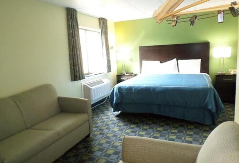 Люкс, Travelodge By Wyndham Cleveland Lakewood