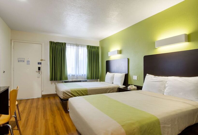 Номер Стандарт 2 Двуспальные Кровати, Motel 6 Santa Fe, Nm  Downtown