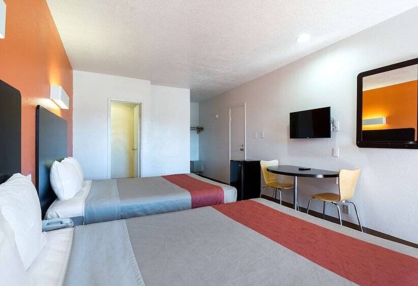 Номер Стандарт 2 Двуспальные Кровати, Motel 6 Santa Fe, Nm  Downtown