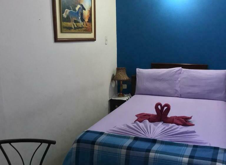 اتاق لوکس, Hostal Puerto Azul