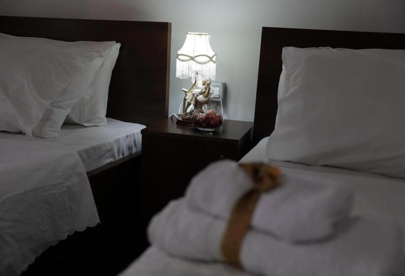 带城市景观的标准间, Guest House Mikel