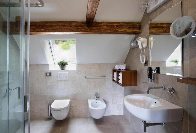 Люкс Повышенной Комфортности, Residence Hluboká