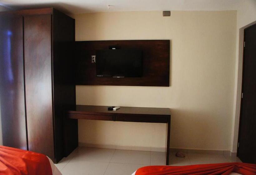 スーペリアースイート, Suites San Luis