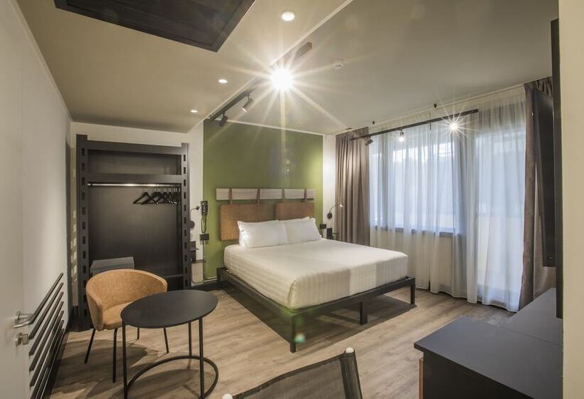 اتاق کلاسیک سه تخته, Mercure Roma Cinecitta