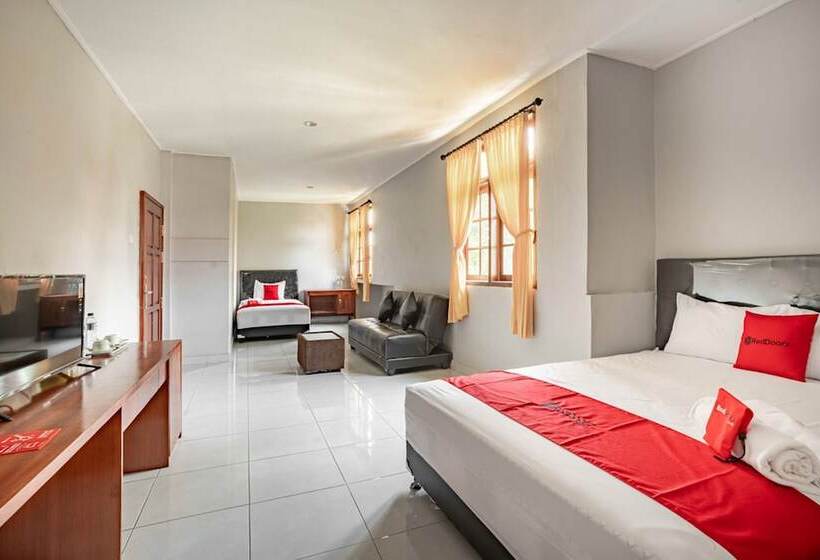 Семейный Номер, Reddoorz Syariah Near Puri Agung Denpasar