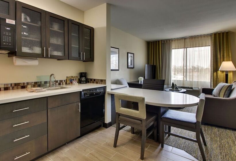Люкс, Candlewood Suites   Wichita East, An Ihg
