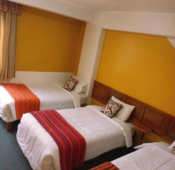 اتاق استاندارد سه نفره, Huaraz Center Hostal