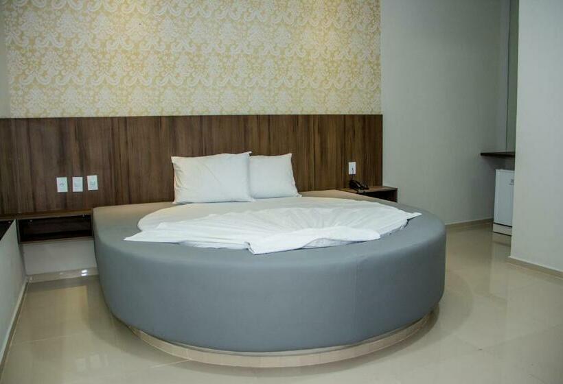 스위트 킹사이즈 침대, Lotu S Motel