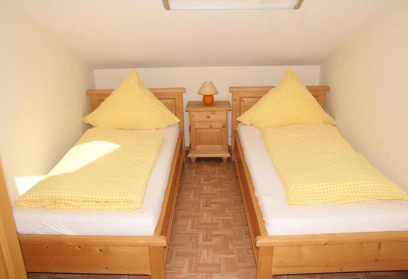 Апартаменты 2 Спальни, Gasthof Tiroler Hof