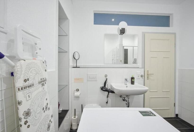 스탠다드 스튜디오, Limehome Dresden Jordanstraße
