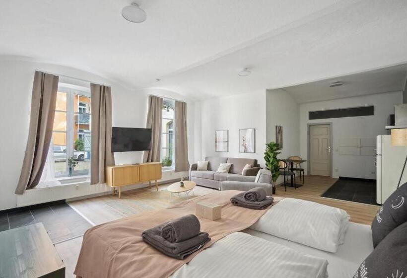 스탠다드 스튜디오, Limehome Dresden Jordanstraße