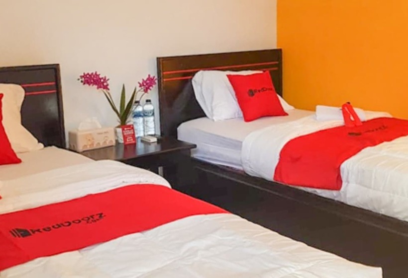Семейный Номер, Reddoorz Near Rsud Kota Luwuk
