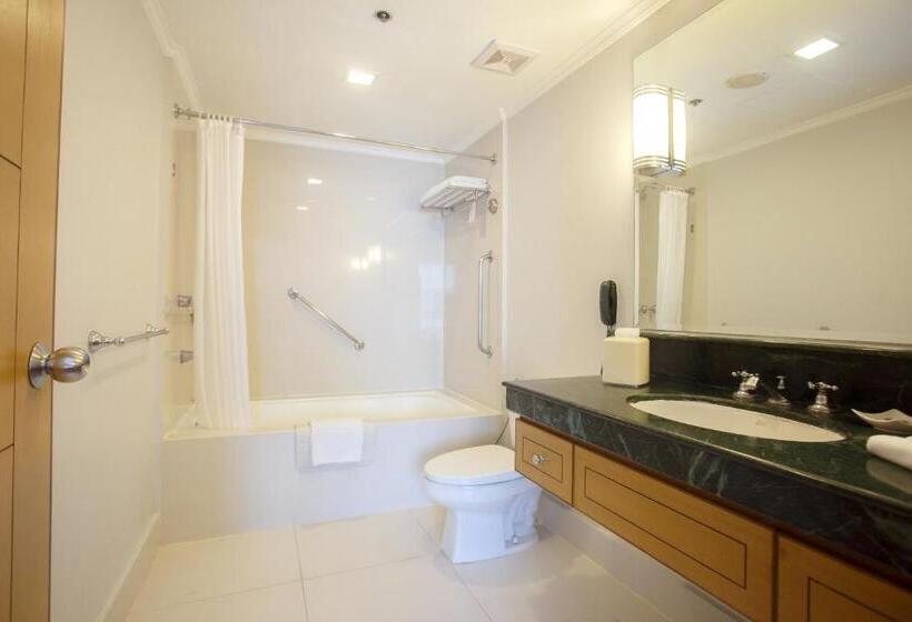 Номер Deluxe, The Linden Suites