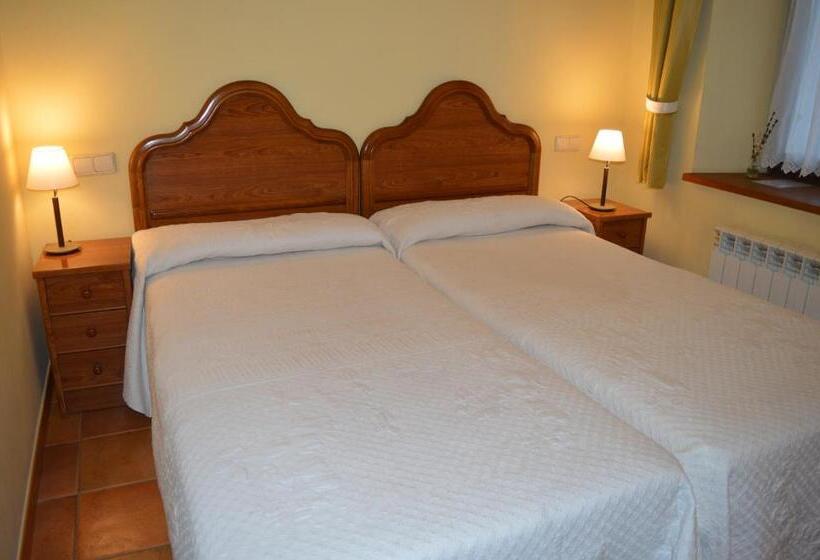 Апартаменты с 1 спальней, смежные, Hostal Revinuesa