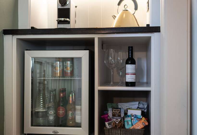 Номер Стандарт, Eleven Didsbury Park
