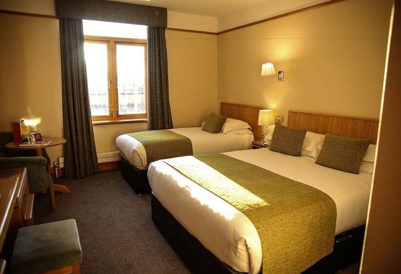 Семейный Номер, Tullamore Court