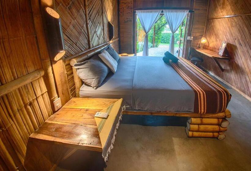 سوییت لوکس, Vistamar Guest House