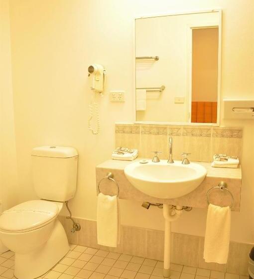 Семейный Номер, Chittaway Motel
