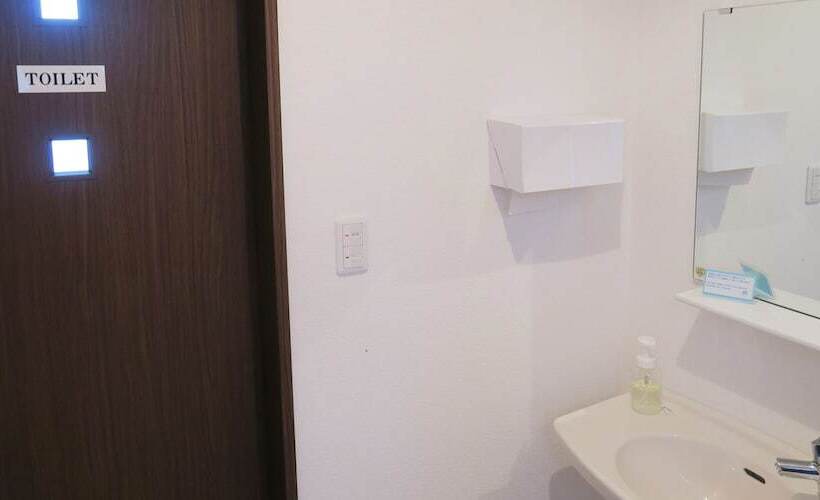 스탠다드 트리픔 룸 공동욕실, Racine Home Harie