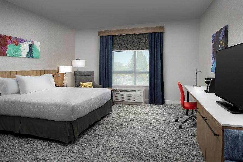 חדר סטנדרט עם מיטת קינג, Hilton Garden Inn San Jose Airport