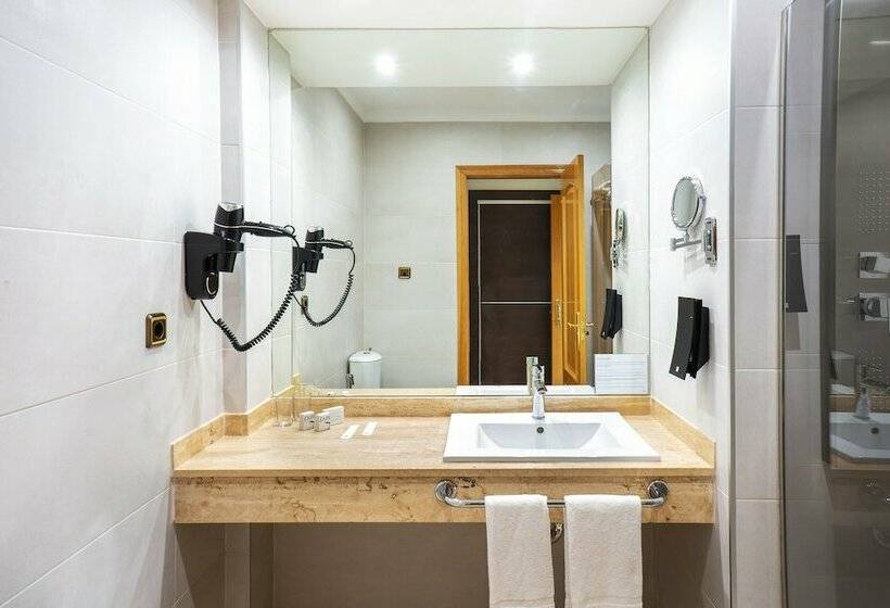 Номер Стандарт, Mainake Costa Del Sol