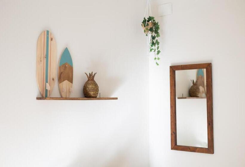 غرفة قياسية حمام مشترك, Birdhouse
