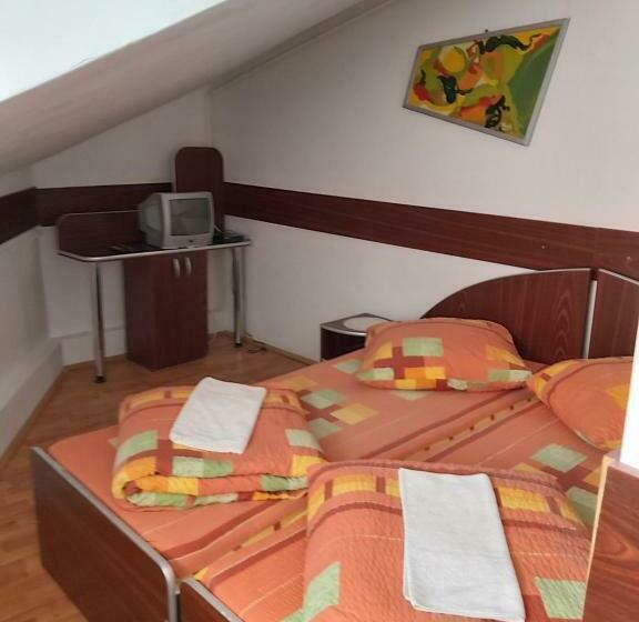 Quarto Triplo Estandar, Turist